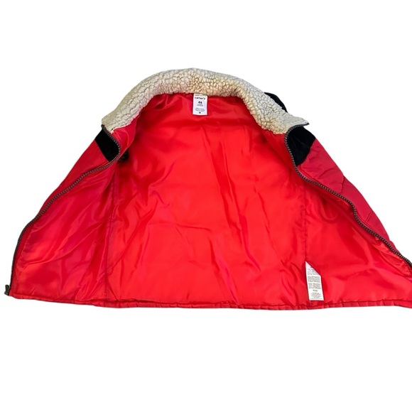 Carter’s red puffer vest with black and cream Sherpa lined collar 4T - Picture 7 of 10